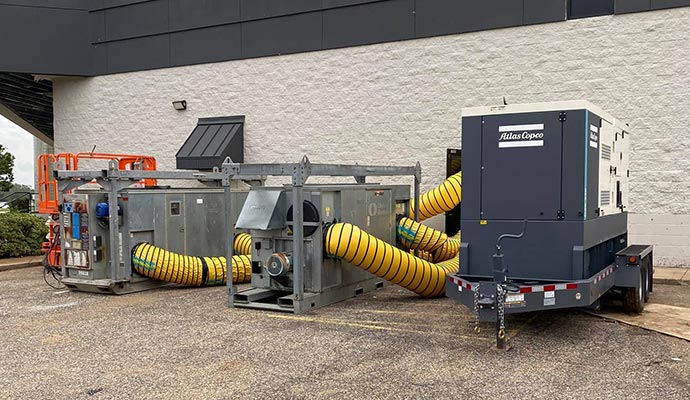 Sewage cleaning service with equipment